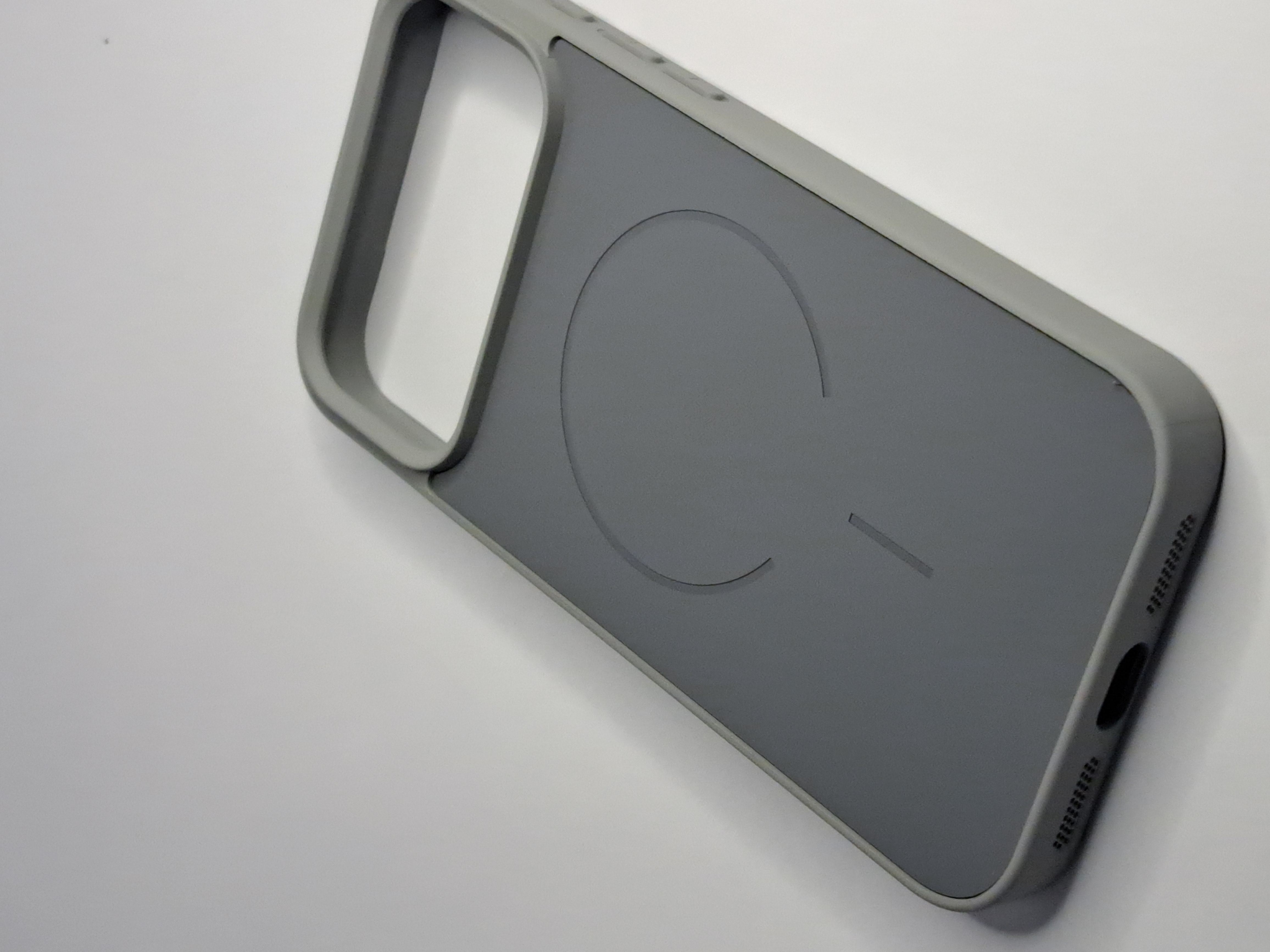 گارد PVD مکسیف دار اورجینال ایفون 17 پرو iphone 17 pro