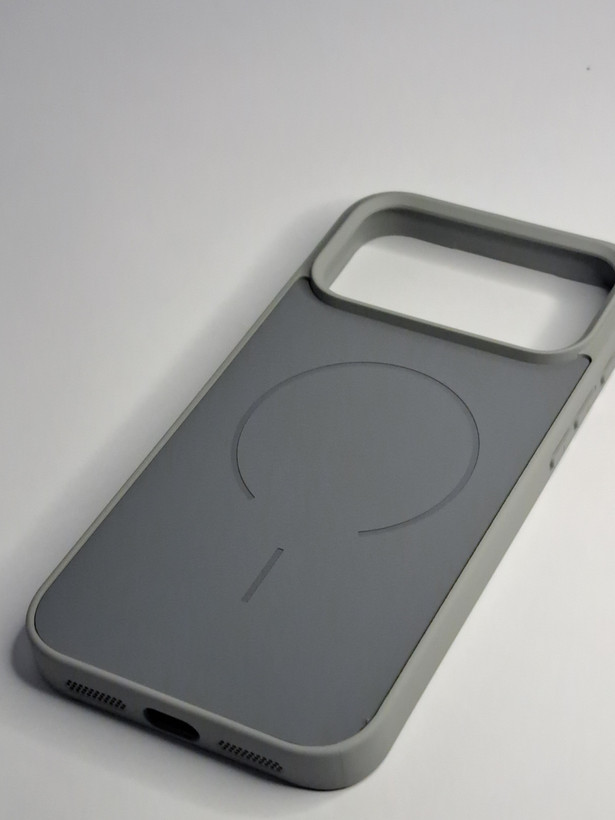 گارد PVD مکسیف دار اورجینال ایفون 17 نرمال iphone 17 normal